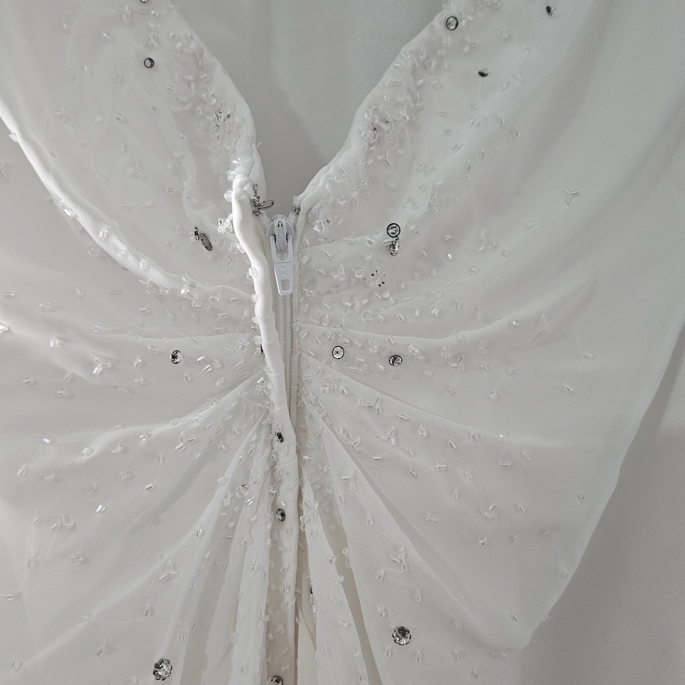 White Sheath Dress by - Picture 5 of 7